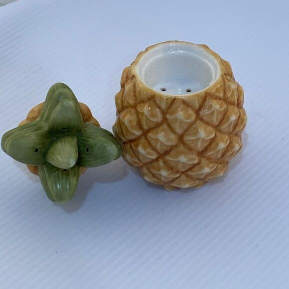 Lenox Rare Vintage Pineapple Salt & Pepper Shaker Tan & Green EUC - Picture 3 of 11